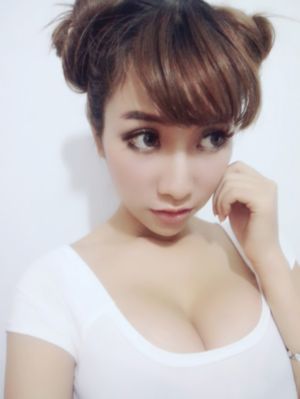 《向魔王伊布罗贾献身吧》_HD免费观看