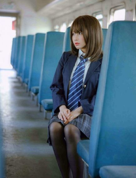 变成黑皮肤女孩和朋友在一起动画_国语配音超清
