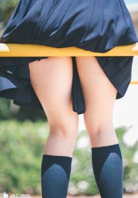 美女的裙底免费观看_720日韩免费观看